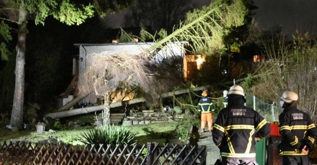 Almanya'yı 'Nadia' fırtınası vurdu: 1 kişi öldü yaralılar var